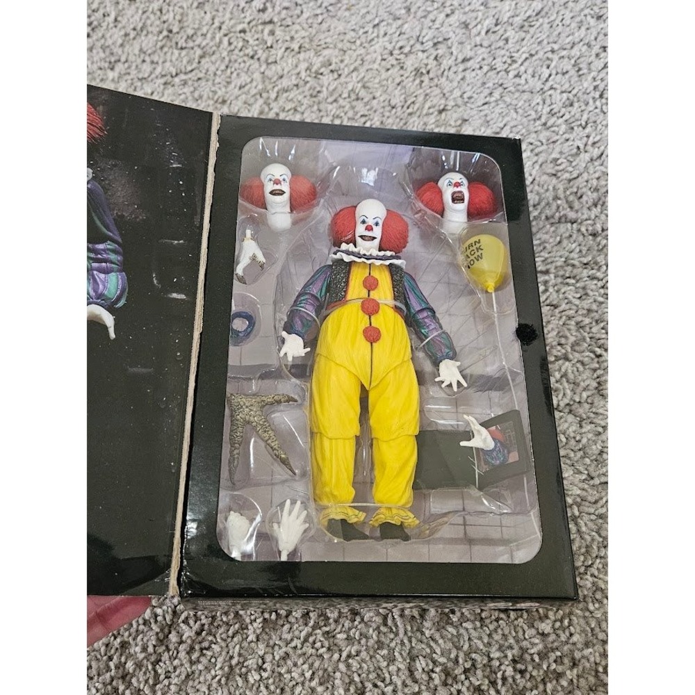 NECA IT The Movie Pennywise Ultimate Action Figure 1990 Tim Curry